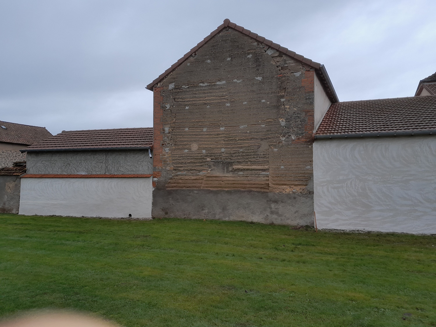 Sas Lanery Maçonnerie Maçon Taille de pierre béton coffrage ferraillage jointement carrelage chaux Semur en Brionnais 71 _Maison enduit pierre apparentes-7